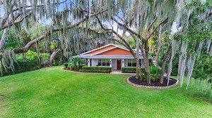 4541 Lakeshore Dr, Mount Dora, FL 32757 - MLS O6169513 - Coldwell Banker