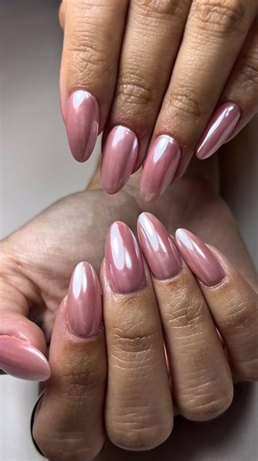 NEONAIL Deutschland on Instagram: "Pro-Tipp für die perfekten Glazed Nails! ✨⁠ ⁠ Wir zeigen einen smarten Hack, wie die letzten Überreste des Glassy Pearl Effekts am Nagelrand perfekt entfernt werden – für ein makelloses Finish mit extra Glow. 💅✨⁠ ⁠ 👉 So wird aus jedem Detail ein glänzendes Highlight!⁠ ⁠ #neonaildeutschland #glassypearl #nailhack #nailtips #nailinspo #naildesign #nailartideas #nailstyle #nailtrends #nailstudio #nageldesign #beautynails"