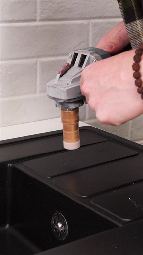 336K views · 265 reactions | DIY Glass Cleaner In A Minute! | Handy Panda | Facebook