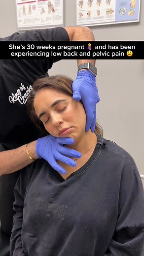 She’s 30 weeks pregnant 🤰 and has been experiencing low back and pelvic pain 😫 #kingofcracks #chiropractic #chiropractor #pregnant #pregnancy #pregnntbelly #pregnancypain #selfcare #education