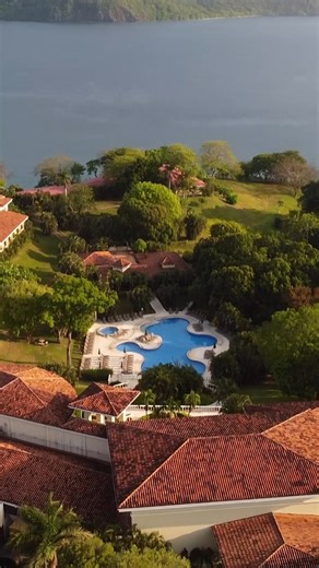 3.7K views · 52 reactions | Cierra los ojos e imagina el lugar en el que te gustaría estar ahora mismo. ¿Se parece a eso? Reserva tus vacaciones en www.barcelo.com o llamando a nuestro Call Center.  Costa Rica: 4600 9297  Estados Unidos: (800) 227 2356 #costarica #papagayo #adultsonly #occidentalhotels #occidentalpapagayo #beach #travel #nature #naturaleza #paradise #vacaciones #relax #allinclusive #puravida | Occidental Papagayo | Facebook