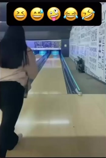 What 💀😂😂😂😂 #goldentrendz #trendingreels #viralreels #funnyreels #bawling (Cc- unknown)