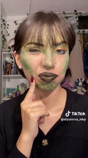Medusa Makeup Tutorial for Halloween