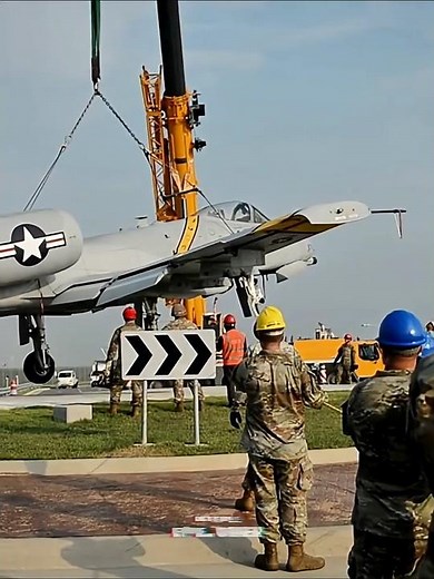 What It Took to Move and Install This A 10 Thunderbolt II #usairforce #military