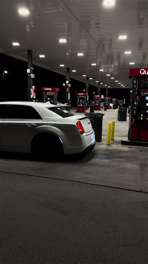 Maximize Your Chrysler 300's Appeal with Effective Cleaning