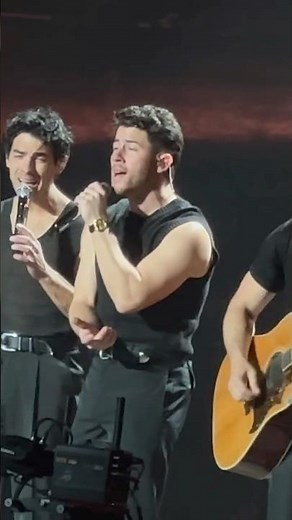 Please Be Mine | Jonas Brothers | Greetings From Your Hometown Tour | St. Paul, MN | October 10 2025