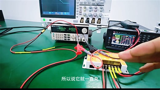 实测演示M24PA 24V 高效太阳能充电控制器，全方位保护：电池反接保护，PV 反接保护，PV 短路保护，充电过流保护，气体放电管防雷，倒 灌等各种保护