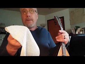 How to hold a bowlback mandolin (and keep it from rolling around)