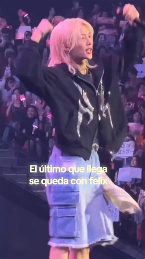 Random Dance Challenge with Stray Kids' Felix