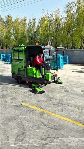Electric Street Sweeper with Water Spray System | No Dust Cleaning Solution 💦