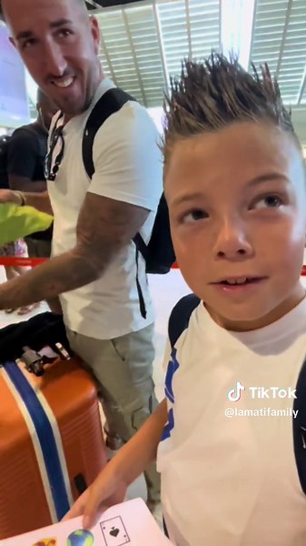 Surprise Anniversaire en famille au Parc Astérix