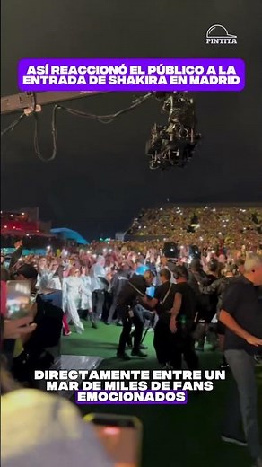 This is how the crowd reacted to Shakira's entrance in Madrid 🇪🇸