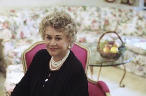 Actor Joan Plowright dies at 95