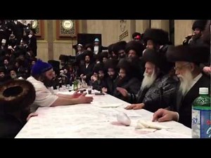 Bobov Rebbe 48 Dances With Duddy Roth & Izzy Englander On Purim