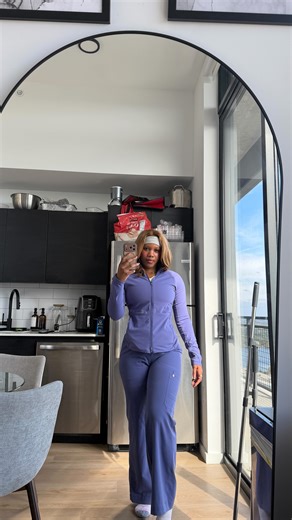 Arielle Patterson on Instagram: "No, because let’s actually talk about it… one more time😅 Part 3 on how the BBB is gonna affect higher education Scrub top from @wearfigs #bigbeautifulbill #medicalstudent #medstudent #womeninmedicine #financialaid #studentloans #minorityinmedicine #premed"