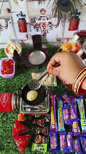 panipuri v/s chocolate 😱#shortsfeed #shortsviral #minikitchen #viralshorts #miniaturecooking #short