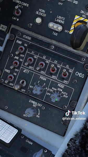 كيفية تشغيل مقاتلة F-16 Block 50 في دقيقة