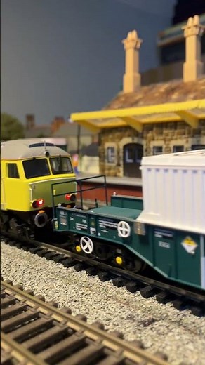 #heljan #class57 #networkrail pulling #nuclear flask wagons #modeltrain #modelrailway #trains