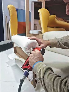Como tapizar un brazo circular de un sillón, mira el resulto final 😉🧐✂️ #sofa #sillon #sillones #tapizados #tapiceria #tapizar #tapicero #upholstery #tutorial #aprender #consejos #parati #foryou #viral #viralvideo #virales #virals #fyp | Yakar Tapissier