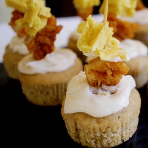 151K views · 1K reactions | Cupcakes + Chicken and Waffles = Happiness LIKE Cooking Panda for more delicious videos!!! | Cooking Panda | Facebook