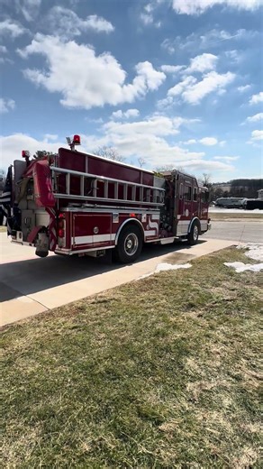 Engine 37-1 going on fire alarm