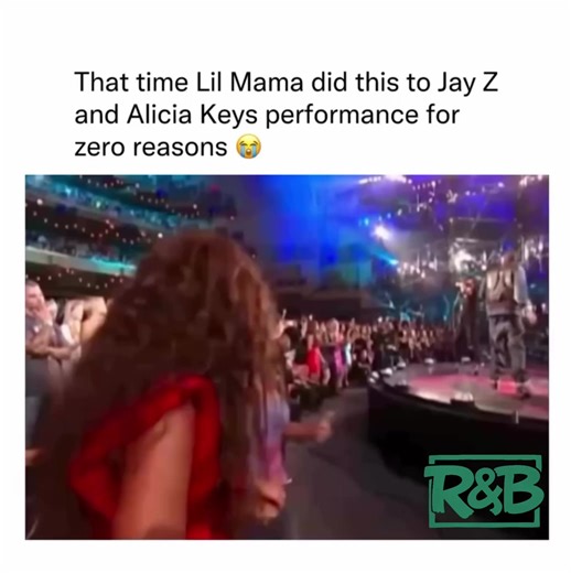 One of craziest moments in TV history 😂😂😂😂 #lilmama #vmas2009 #aliciakeys #beyonce #funnymoments
