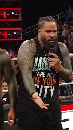 رومان رينز يصل في الوقت المناسب لإيقاف اعتداء جايكوب فاتو على ذا أوسوس #WWERaw