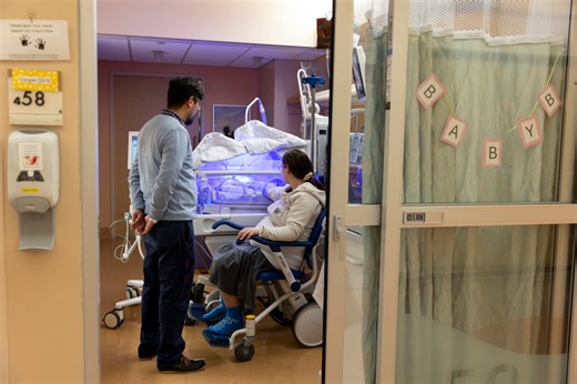 Rhode Island couple welcomes identical quadruplets