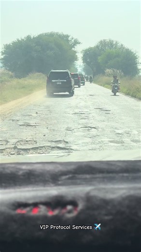 We Provides All Types Of Cars & Professional Staff Available In All Pakistan 🇵🇰 #wedding #airport #personalguide #airportimmigration