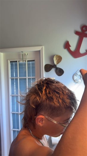 Watch Easy to use hair texturing styling powder on Amazon Live