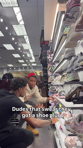 Hilarious Shoe Store Visits: A Weekly Comedy Routine