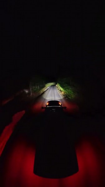 Auxbeam® VMAX Series 5” Side Shooter - Lighting up more than just what’s ahead.