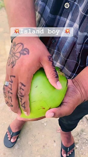 Chuukese on the island of fefen | Ätewe Jübeh