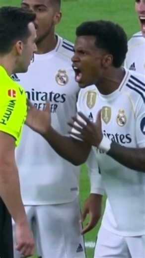 Rodrygo SNAPS at the Ref After Carreras’ Red Card! 🤬🔥🤯#football #ronaldo #messi #trending #shorts