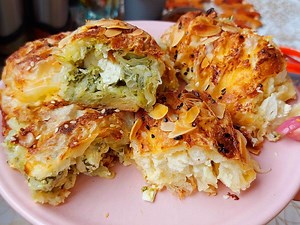 PITA GUŽVARA SA SIROM I SPANAĆEM: Krckava i ukusna - kada je probate zaboravićete sve druge (VIDEO)