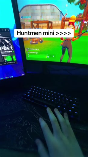 Huntsmen mini is goated #razor #huntsmanminikeyboard #techtok #pc