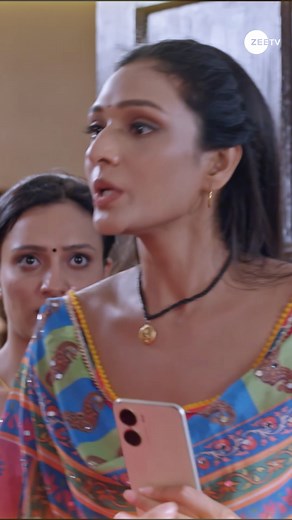 Kya Lakshmi ka dar lega haqeeqat ka roop? Dekhiye #BhagyaLakshmi, har roz, 8:30 PM, sirf #ZeeTV par aur kahin bhi, kabhi bhi ZEE5 Shows par - https://zee5.onelink.me/RlQq/TwbhagyalakshmionZEE5 #BhagyaKiMarzi #ZeeOnTheGoReels #AishwaryaKhare #MuniraKudrati | ZEE TV
