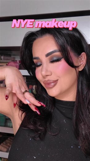 Glamorous New Year's Eve Smoky Eye Makeup Tutorial