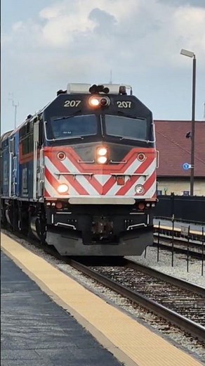 Metra express with hornshow!