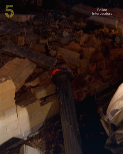 PCs Griff and Scott thought they were arriving at the aftermath of a road rage incident... Turns out, the main event is just beginning! 🚨 😤 Police Interceptors. Watch | Stream on 5 #police #policeinterceptor #crash #roadrage | Channel 5