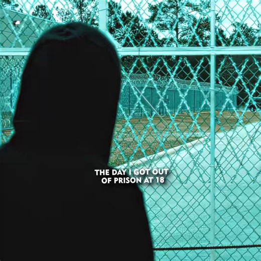 Little girl watches the woman her father loved testify against him. He dies in prison. She spends her childhood in juvie. Then moves back to the Hamptons using a fake name. Rents the house next to the Graysons. Befriends their son. Sleeps with him. Strikes back!!! 🔥