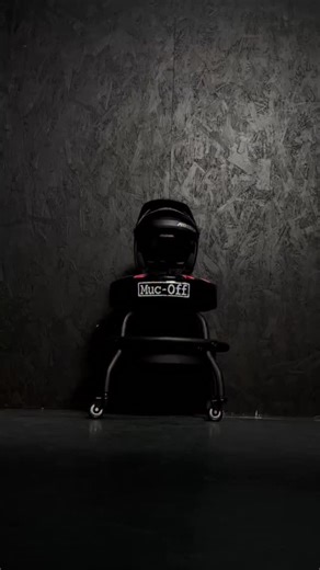 Smelling like yesterday’s leftovers? It’s time to gear up with Foam Fresh - Your personal wingman. The instant foaming action gently lifts dirt and grime away from the surface leaving a fresh citrus burst fragrance - Perfect for use on helmets, pads, gloves, shoes, liners and body armour. You👃what to do! #mucoff #foamfresh | Muc-Off