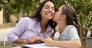 Día de la Madre: frases, poemas y mensajes para conmover corazones en Facebook, Instagram y TikTok