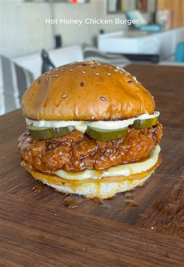 Happy new year friends 🫶. To celebrate the start of a fantastic year, I have uploaded my top 3 burger recipes of all time, as well as EVERY ebook recipe onto our substack now. Roll on ‘26 babyy! 🥳🤘