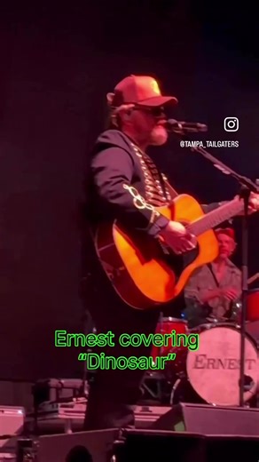 One of my favorite parts of Ernest’s show is when he covers a try classic of Hank Williams Jr! Dinosaur is a song you can recognize right off the bat when the instruments kick in and Ernest always kills it!!! @Ernest @holidayriverfest 📸 @ConcertsbyB #tampatailgaters #ernest #hankwilliamsjr #dinosaur