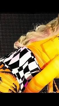 Iggy Azalea twerking 2021 live performance
