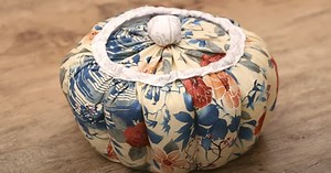 How To Create A Jewelry Box Using CDs