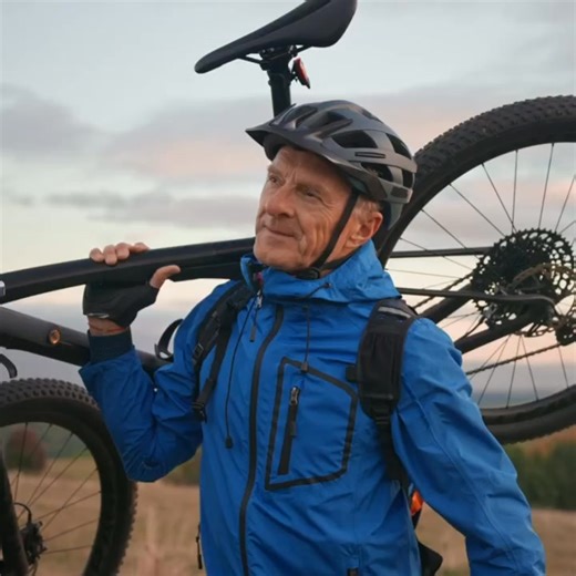 Looking for a low-cost, flexible IRA solution for your clients? With the Voya Select Advantage IRA, you can help your clients roll over their retirement funds into a diversified investment portfolio with no front-end sales charges and over 170 investment options. | Voya