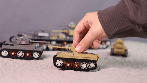 BAOMAHORSE WW2 Army Tank Building Toy Sets,8 in 1 Military Tanks Model Kit,Create A KV-VI Heavy Tank or 8 WWII Tanks Toys,Great Gifts for Boys Kids Age 8-14