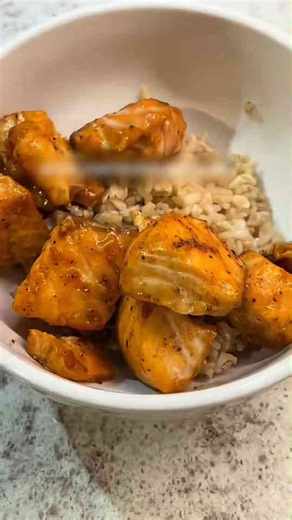 Quick and easy salmon bowl recipe